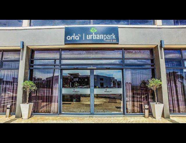 1 BEDROOM APARTMENT FOR SALE IN UMHLANGA RIDGE